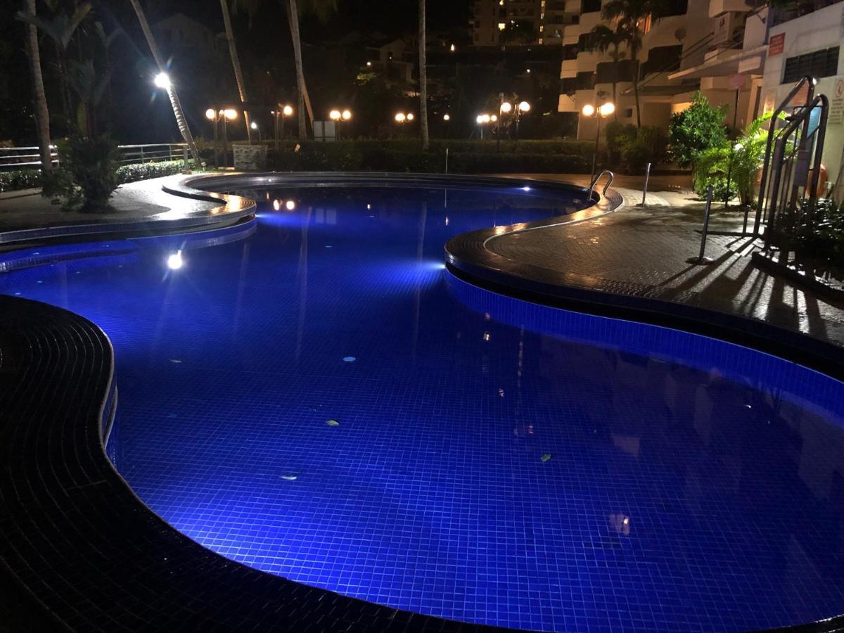 Beach Resort 7 Home Stay Sri Sayang Apartment Batu Ferringhi 3Bedroom Εξωτερικό φωτογραφία
