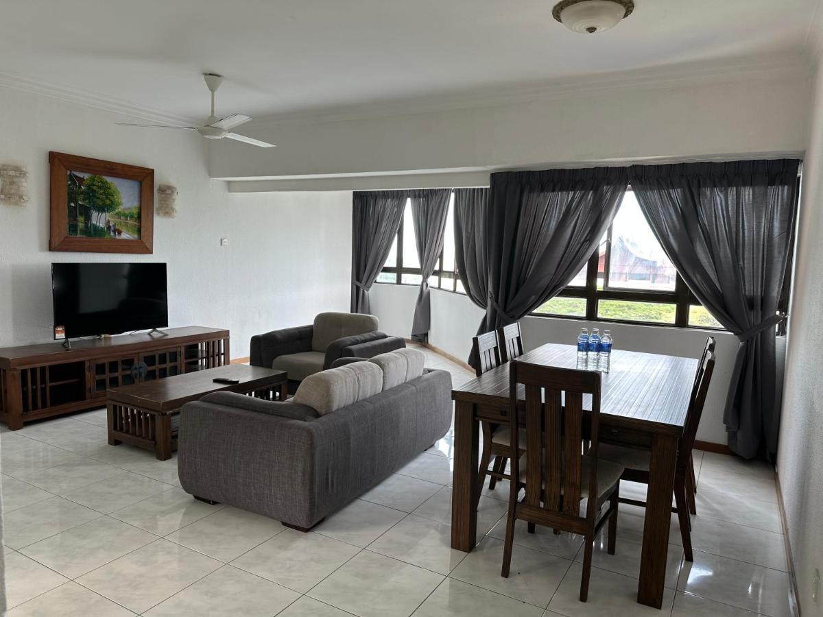 Beach Resort 7 Home Stay Sri Sayang Apartment Batu Ferringhi 3Bedroom Εξωτερικό φωτογραφία